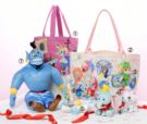 １.    トートバッグ（アリス）2,900円/２.    トートバッグオ―ルエンブレム 2,900円/３.    ぬいぐるみキーチェーン（ピーター・パン） 1.000円/４. ぬいぐるみ（ダンボ、マリー）　各1,800円/５.    リングホルダー（シンデレラ、ジャスミン、ベル）各750円/ ６.    LEDライト　（ティンカー・ベル、アリエル） 各3,900円 ７.    ぬいぐるみ（ジ―ニ―）4,000円