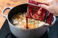「コチュジャンチゲ」特製ヤンニョムジャンは沸騰前に入れるのがポイント！
