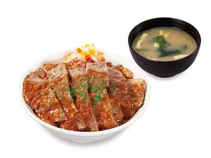 松屋でガッツリ 牛ステーキ丼 食おうぜっ はみ出るボリュームが最高 うまい肉