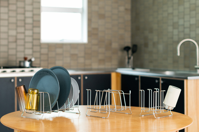 【KEYUCA】水切りスタンド(17×23㎝、17×32㎝、コップスタンド) 1,089円～(税込)