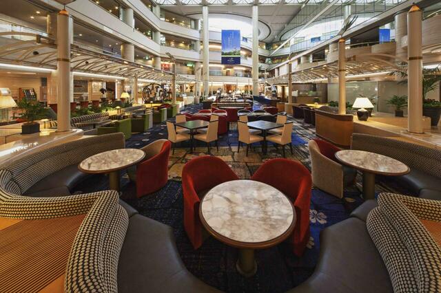 「ホテルニューオータニ大阪 ティー＆カクテル「SATSUKI LOUNGE」」＜期間：2024年11月30日～12月15日＞【“いちご尽くし”のビュッフェで贅沢体験！いちごの王様「博多あまおう」を使用したスイーツが食べ放題！】