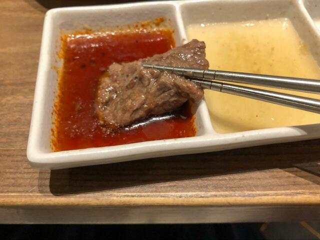 【牛角食べ放題専門店 定番コース】好きなタレにつけて食べるのも良しです