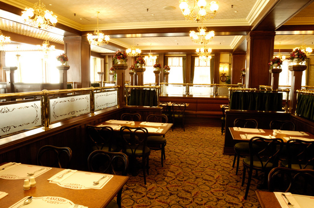 東京ディズニーランド「イーストサイド・カフェ」