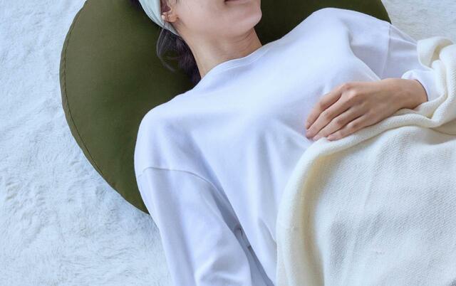 ゆりかごクッション～家族みんなが心地いい授乳クッション～｜5,990 円（税込）