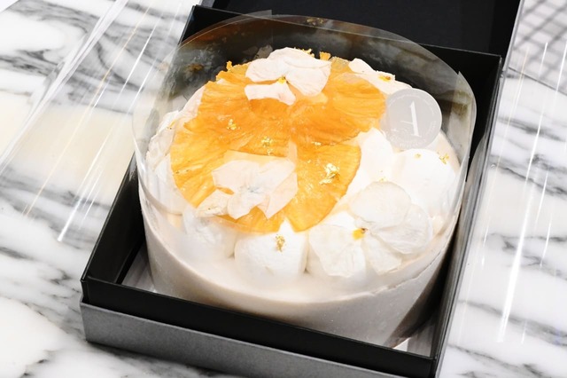 【DEAN ＆ DELUCA】東京・世田谷の人気パティスリー「PÂTISSERIE ASAKO IWAYANAGI」とコラボレーションした夏限定の「アイスケーキ トロピカル」8,100円（送料込み、6月発売予定）