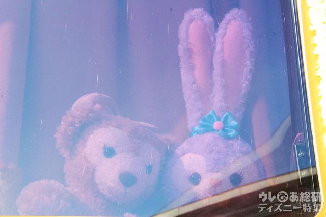 ダッフィーバスに乗ったシェリーメイとステラ・ルー