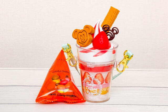 カラフルチョコレート、ミニスナックケース付き ¥1,300