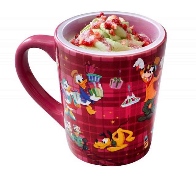 ピスタチオクリーム＆プリン、スーベニアカップ付き 900円｜スウィートハート・カフェ｜東京ディズニーリゾート「ディズニー・クリスマス」スペシャルメニュー