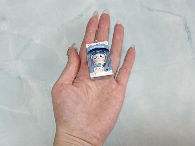 ボックスのサイズは、約 幅2.5×高さ4×奥行き1.7cm