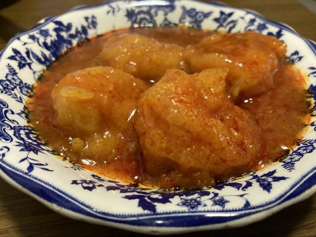 【セブンプレミアムゴールド 金の海老チリソース】本格的なチリソースがたっぷり