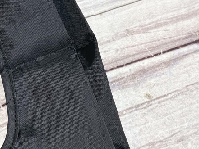 素材はポリエステル、ポリプロピレン。厚手で丈夫な生地