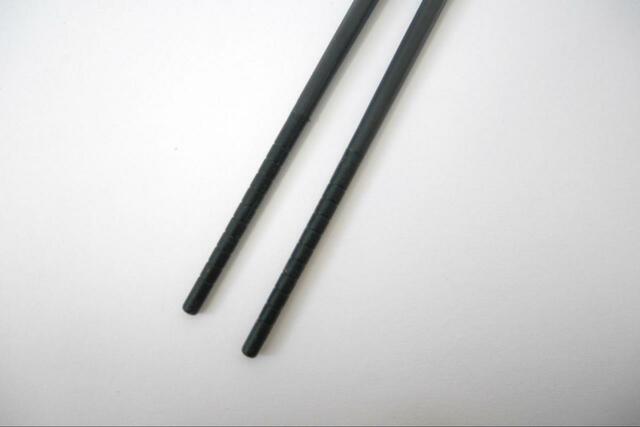 【無印良品 シリコーン菜箸】先の方に溝が付いていてしっかりつかめる