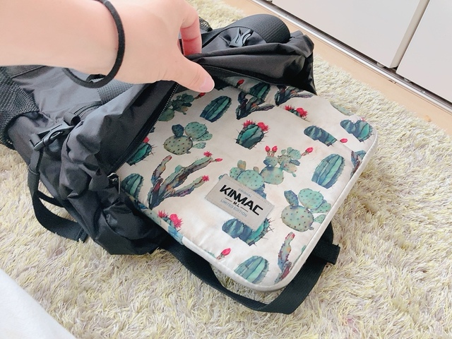 【ワークマン 撥水2WAYポケッタブルライトトート】13インチのMacBookも余裕で入りました