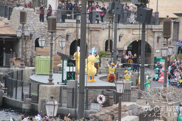 APS-C焦点距離200mm 東京ディズニーシーホテル・ミラコスタ ブッフェ側テラス-ディズニー・イースター2019