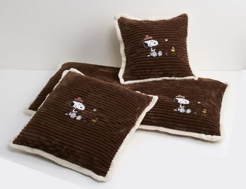 【PEANUTS×ベルメゾン】「クッションカバー・座布団・長座布団」2,990～4,490円（税込）、サイズ／3サイズ（クッションカバー、座布団カバー、長座布団カバー）