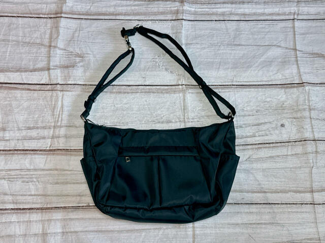 レディース　ショルダーバッグ（MUMU）／税込2,420円