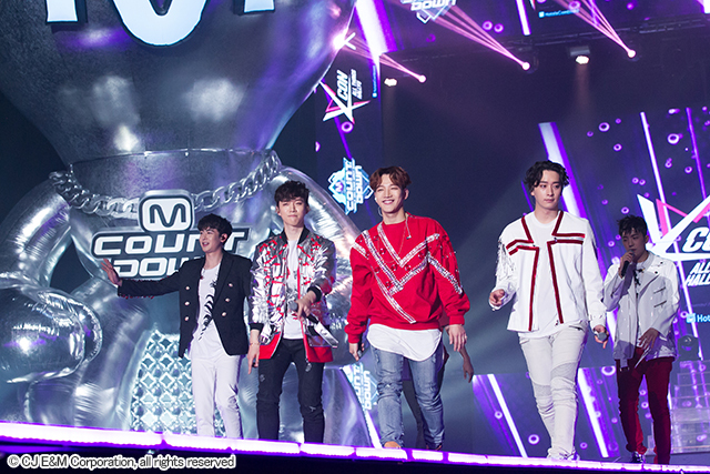 2PM 『KCON 2016 Japan』4月10日@幕張メッセ国際展示ホール7,8ホール