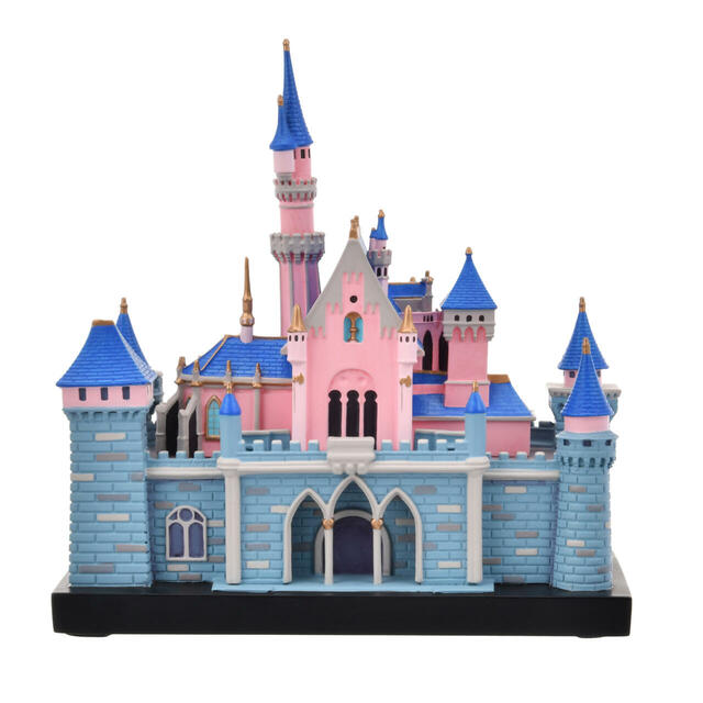 フィギュア 城 Sleeping Beauty Castle DISNEYLAND RESORT 70TH CELEBRATION 18,000円