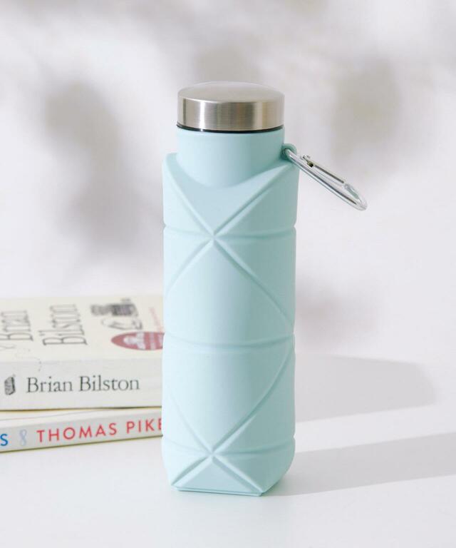 【3COINSの暑さ対策グッズ売上ランキング 1位】「折り畳みボトル」550円(税込)