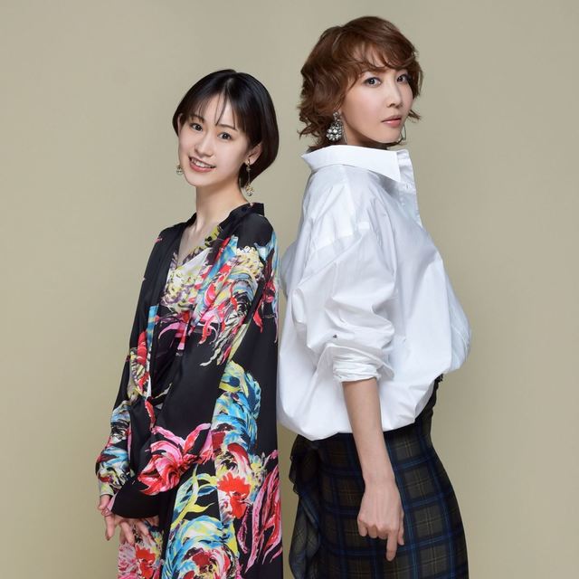 左から 愛希れいか 柚希礼音 撮影:吉原朱美