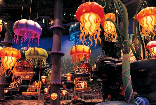 ジャンピング・ジェリーフィッシュ|座高が高ければ楽しめるアトラクション|東京ディズニーシー