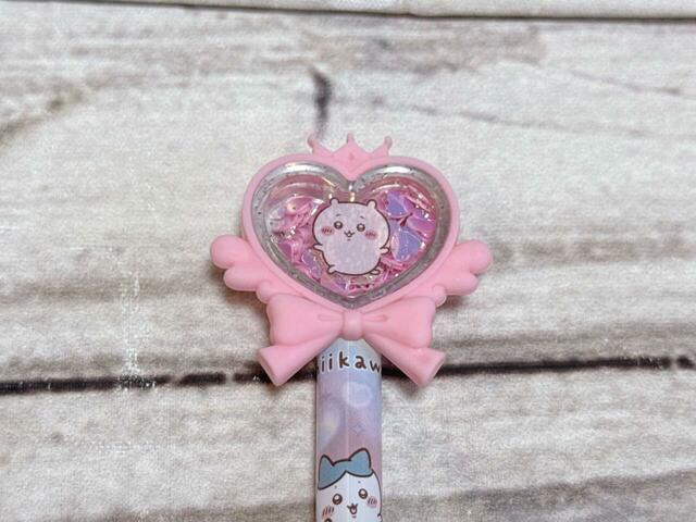 ピンクはキュートなちいかわシールをオン♪