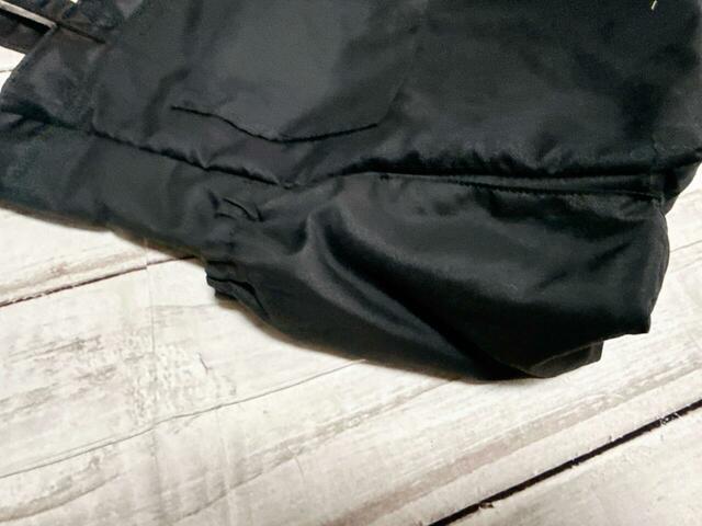 内側の左サイドにはボトルポケット付き！