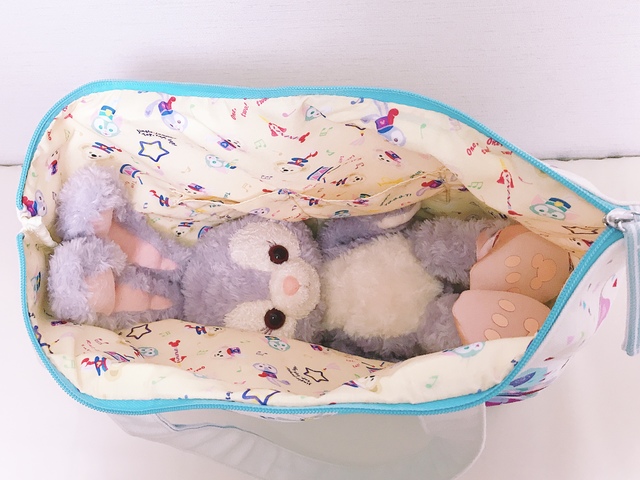 寝そべれば 耳を曲げずに入りました