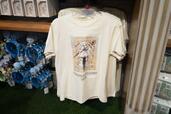 Tシャツ 4,500円|ユニバーサル・スタジオ・ジャパン「葬送のフリーレン」コラボグッズ