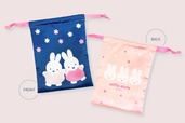 【miffy style POP UP SHOP in 有楽町】同時開催企画!「miffy style 東京駅店」「miffy style 心斎橋パルコ店」にて、5,500円(税込)以上お買上げのお客様に「巾着(非売品)」を先着でプレゼント!