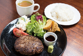尾崎牛のプレミアムハンバーグ（ライス・スープ付）1,200円｜尾崎牛 肉バル ウィッフィ