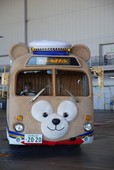 お祝いに駆けつけたダッフィーバス
