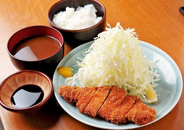 関西とんかつのたまらない名店／とんかつ太郎（兵庫・元町）　とんかつ定食（900円）