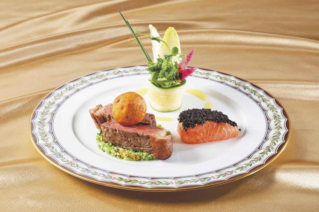 アンガス・エイジングステーキ& スコティッシュサーモンのミ・キュイ