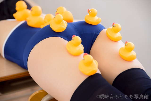 200人のふとももが展示された「曖昧☆ふともも写真館」