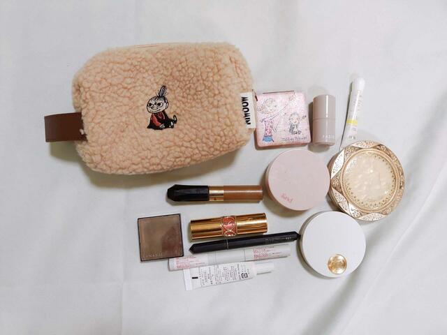 マチたっぷりで、大容量【SPRiNG(スプリング)2023年11月号付録：MOOMIN リトルミイの刺しゅうがかわいいボアポーチ】