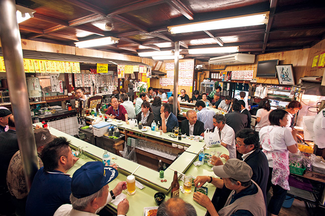 鯉とうなぎのまるます家 総本店（赤羽） 内観