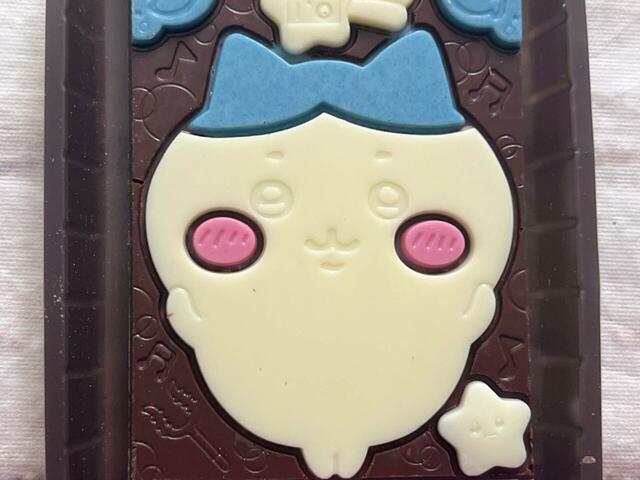 ハチワレのかわいさがしっかりと表現されているチョコ！頭の模様がブルーなのがGood♪