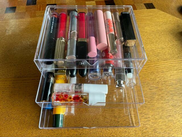 【ダイソー 3段引出しケース（書斎、クリア）】どんどんリップを入れていきます