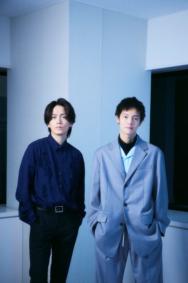 左から山崎育三郎、窪田正孝