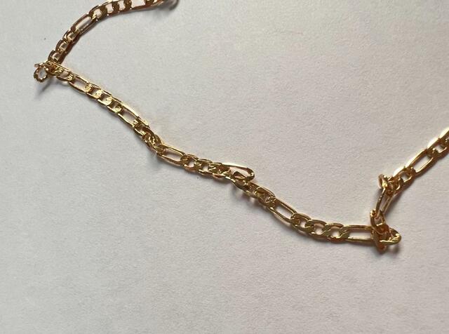 【sweet10月号×SNIDEL リボンつき2WAYポシェット】チェーンだけ見るとまるでアクセサリー