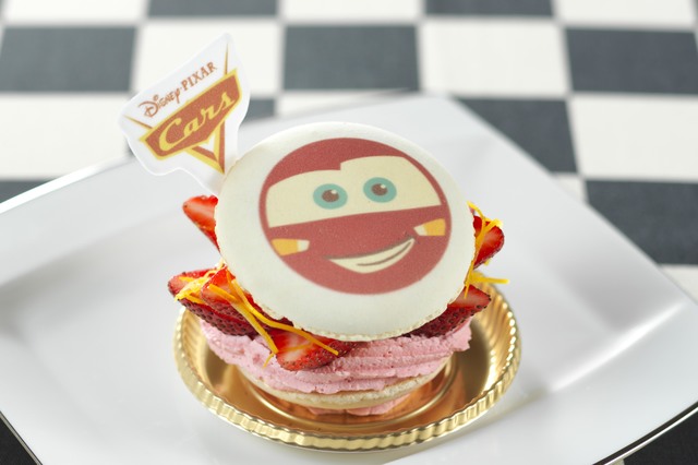 “ピクサー・プレイタイム”ケーキセット 1,600円|ディズニーアンバサダーホテル「ハイピリオン・ラウンジ」