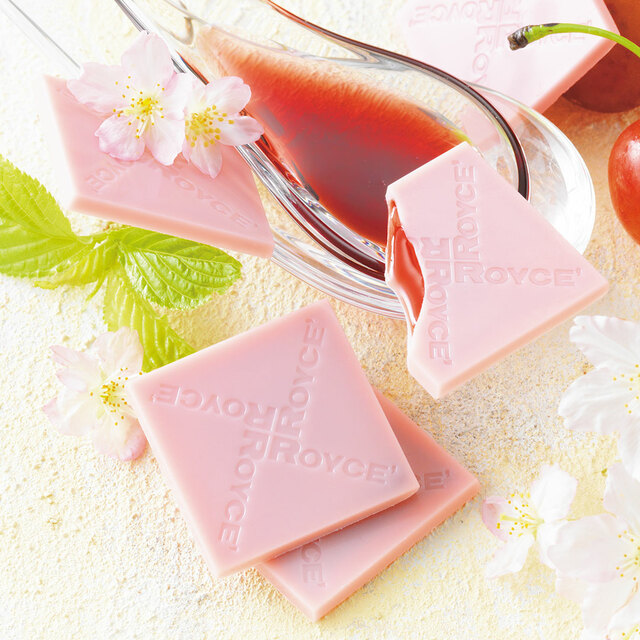 「プラフィーユショコラ[さくらキューブ]」＜税込918円（本体価格850円) ＞【ロイズの期間限定桜スイーツ】