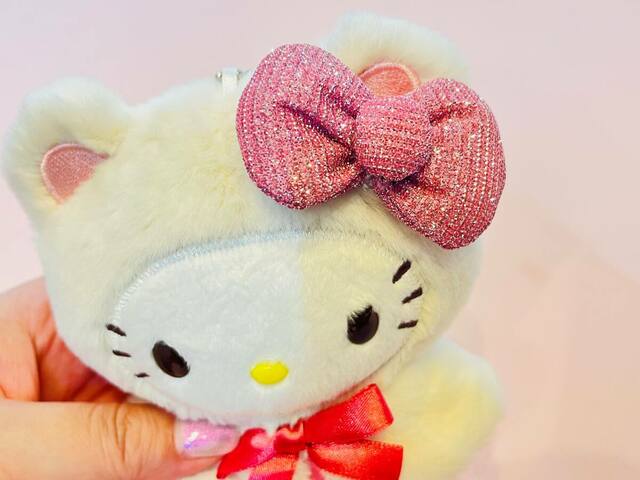 【セブンネットショッピング限定「ハローキティ ぬいぐるみチャーム5体セット】ラメ入りツイード生地でおしゃれなリボン!