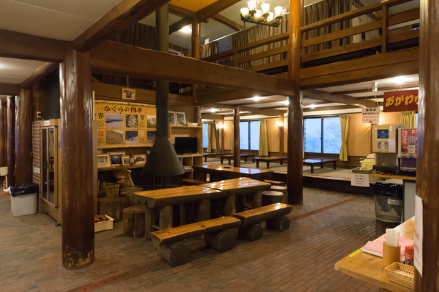 「和田小屋」の内部｜かぐらスキー場