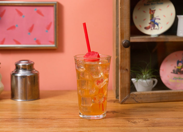 ブラッドオレンジ&アップルジュース 990円|ディズニー『ズートピア』「Zootopia」BUNNY BEST FRIEND OH MY CAFE