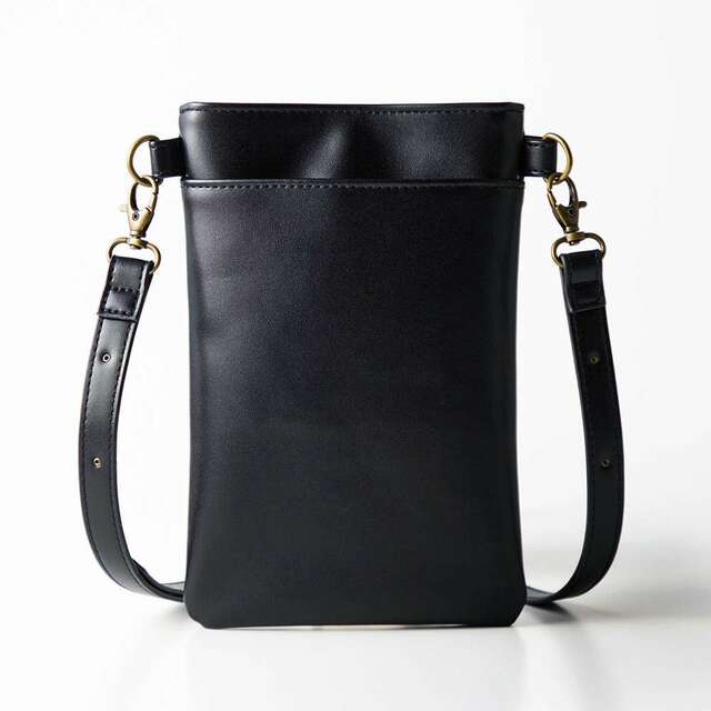 ギターアップリケ付きスマートフォンショルダーバッグ「リメンバー・ミー」｜￥ 5,490 （税込）