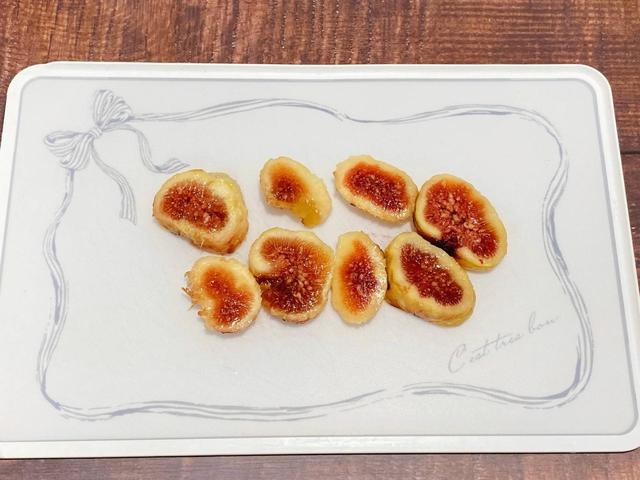 無花果は4等分にスライス