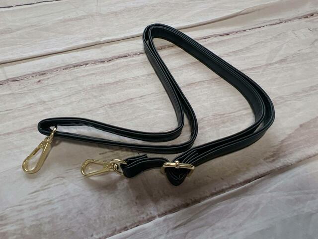付属のショルダーストラップ