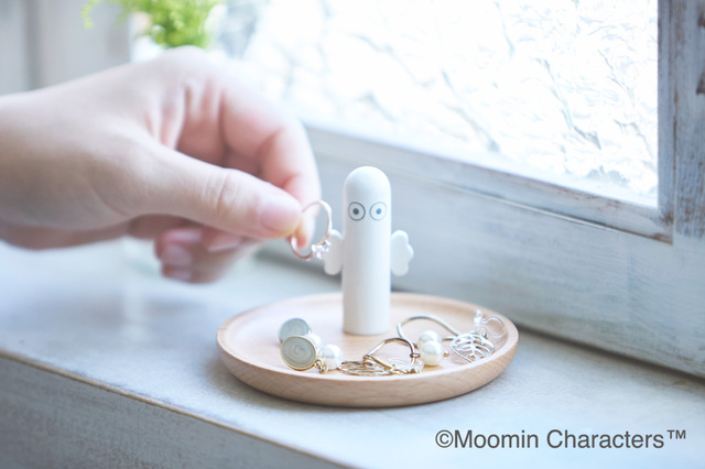 指輪やイアリングが置けます